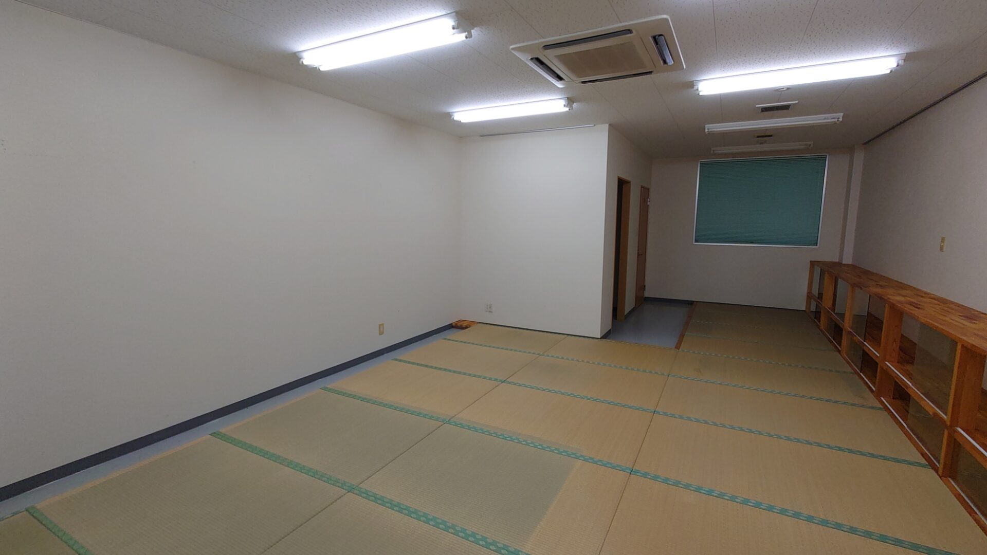 室内１