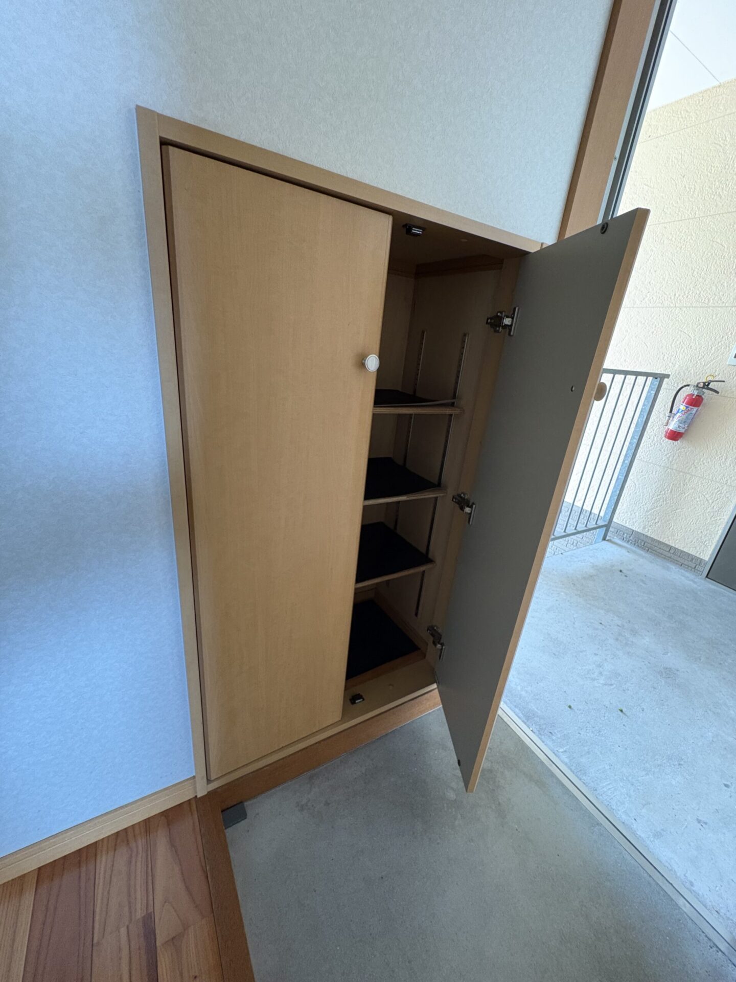シューズボックス
