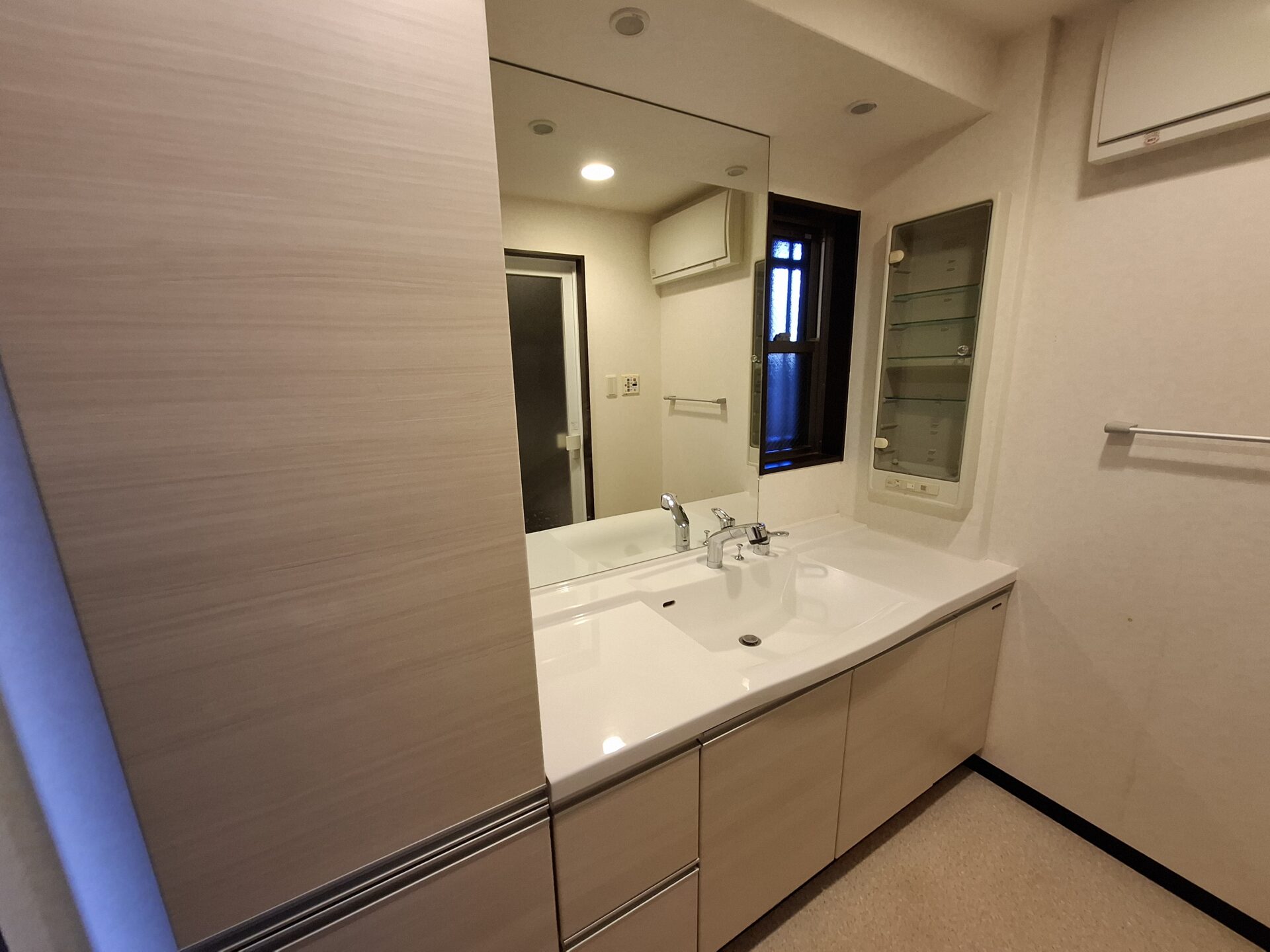 独立洗面化粧台