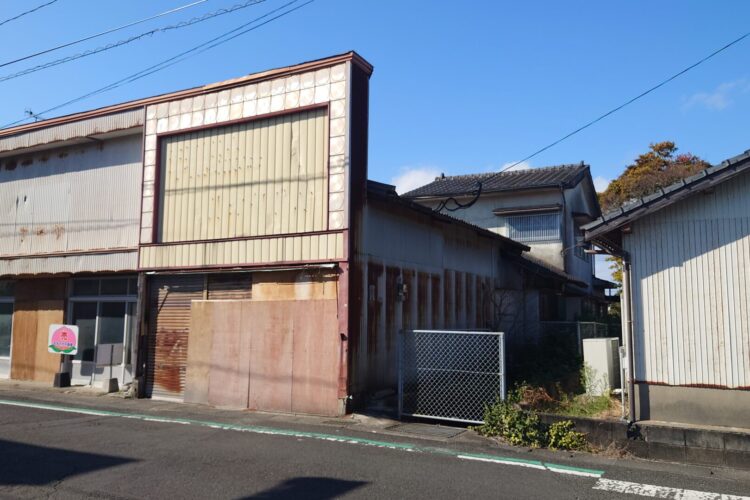 出水市 中古一戸建て 下鯖町477番、478番店舗及び倉庫つき住宅